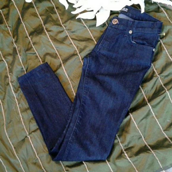 ROCK & REPUBLIC BERLIN DARK WASH SKINNY JEANS - Picture 3 of 5